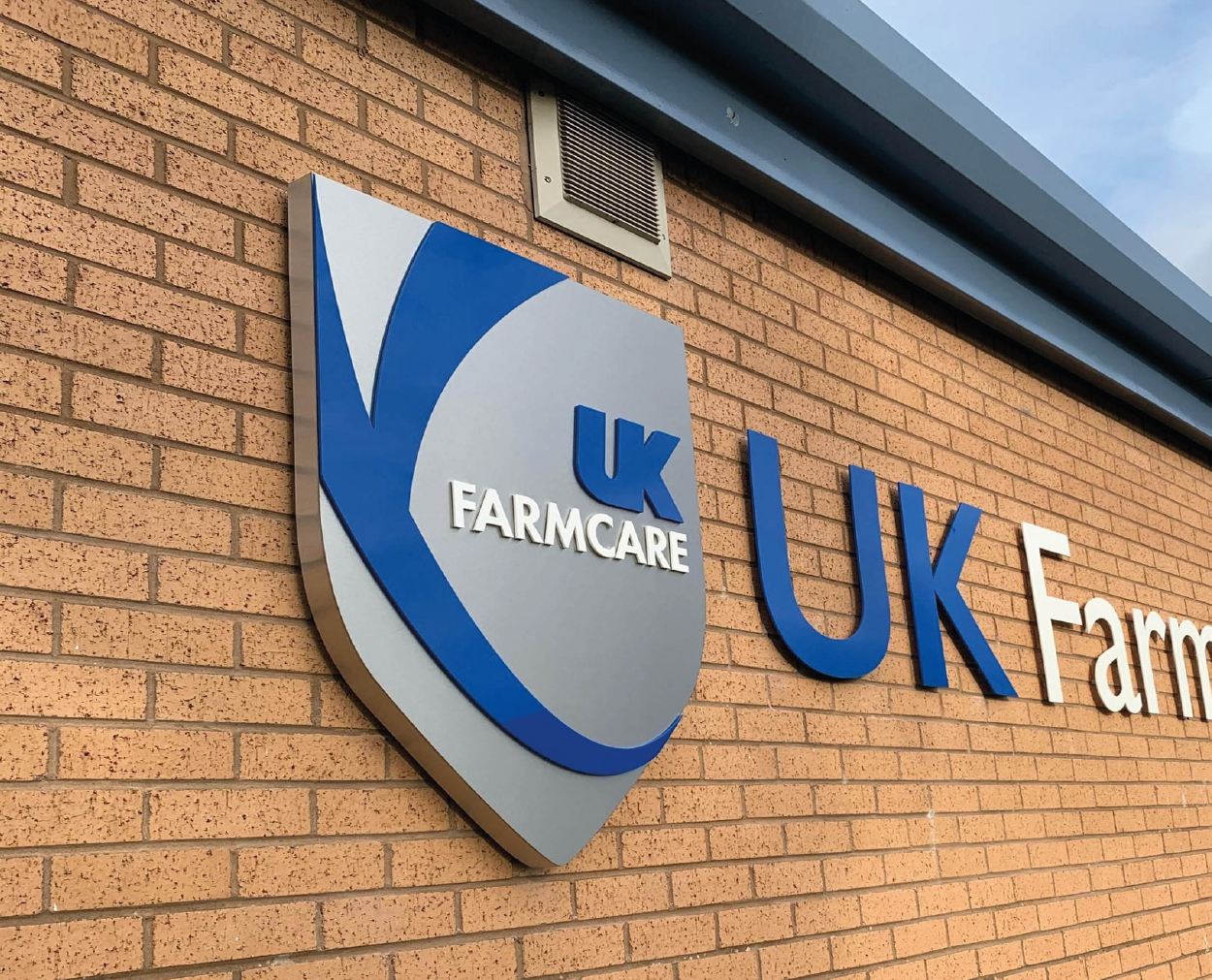 xs10 Professional exterior signage solutions for businesses in Northwich