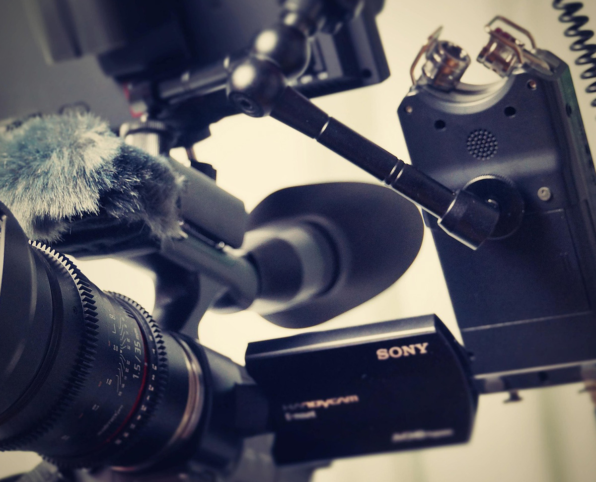 video-camera-img Professional video camera and microphone rig – Whitchurch digital marketing video production